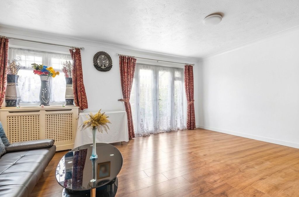 Property photo 3 of 13