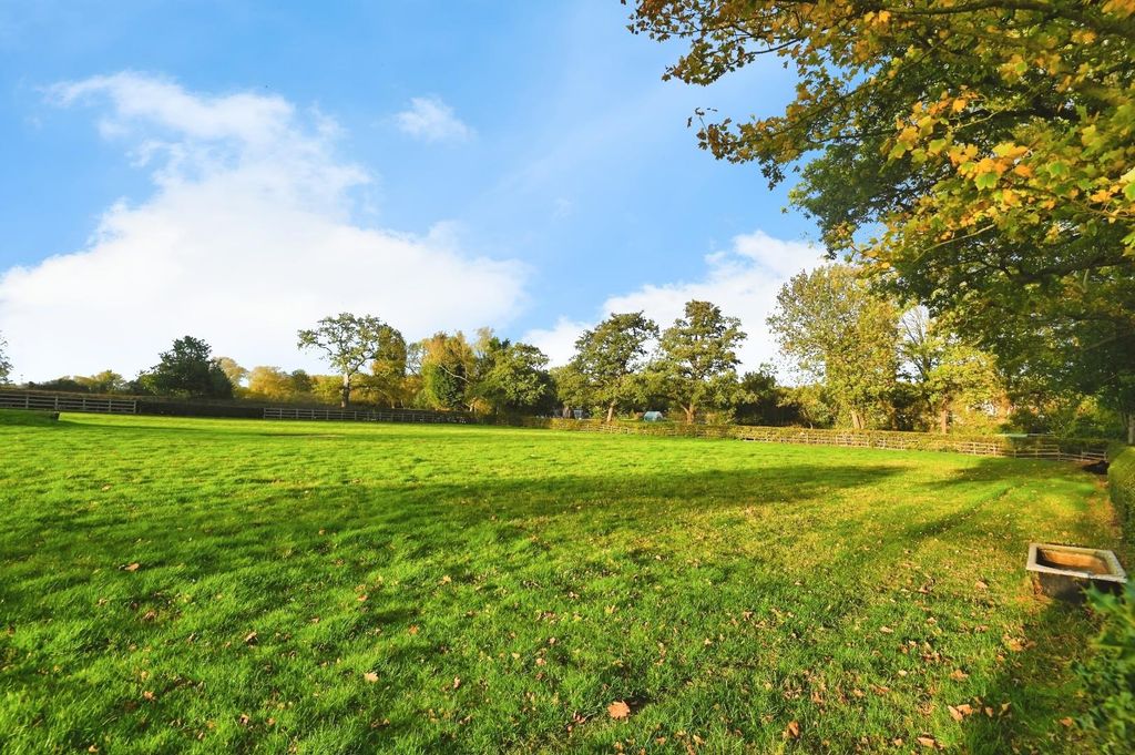 Property photo 3 of 42 1Oak9.Jpg