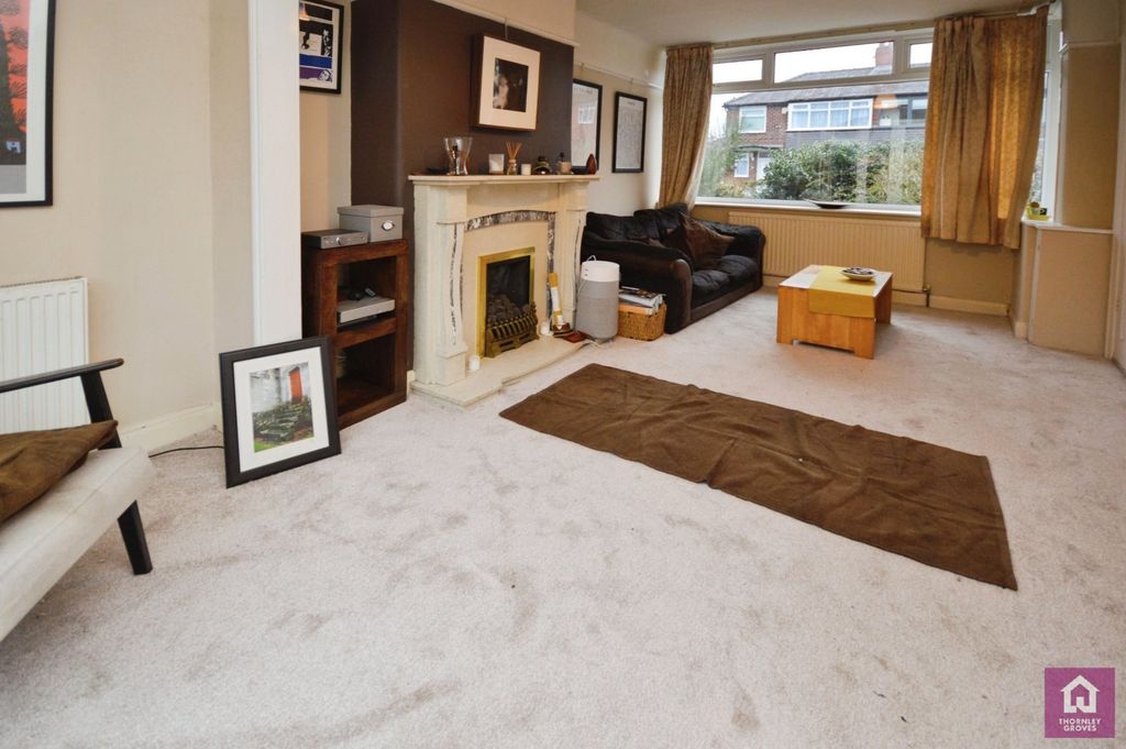 Property photo 2 of 10 Lounge