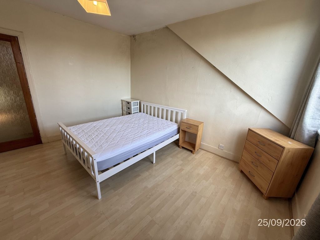 Property photo 3 of 9 Bedroom