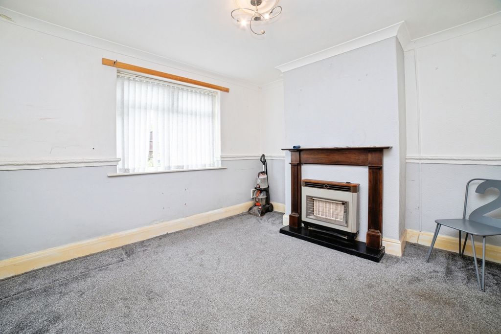 Property photo 2 of 10 Living Room