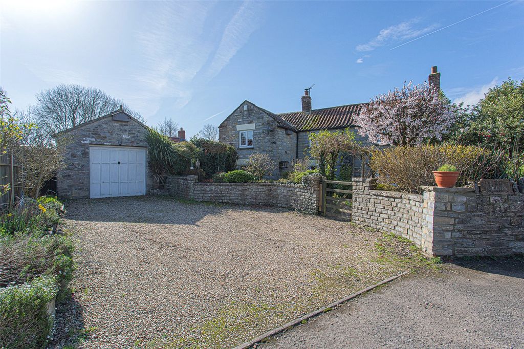 Property photo 2 of 17 Picture No. 34