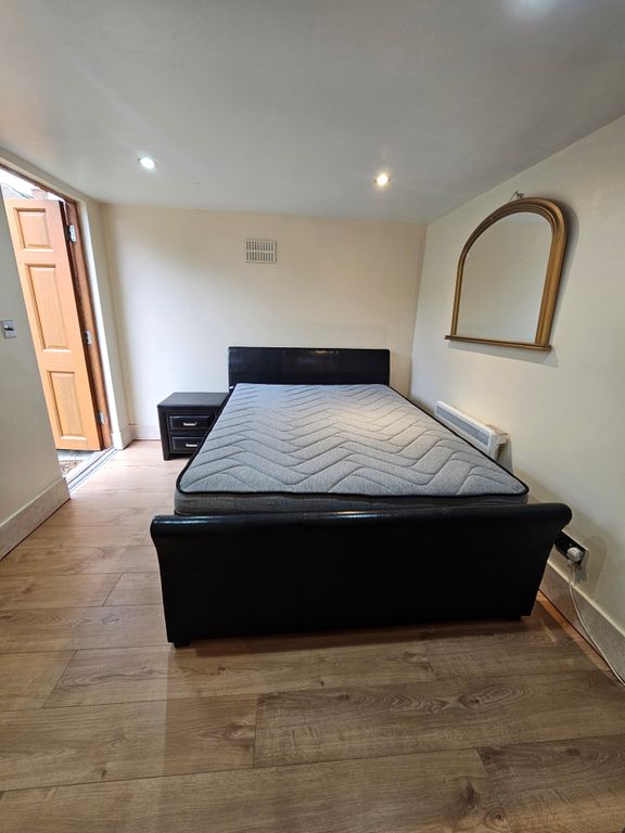 Property photo 1 of 4
