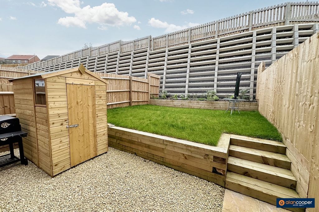 Property photo 2 of 16 3712934