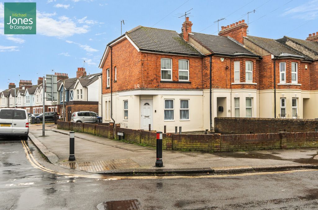 Property photo 1 of 7 External