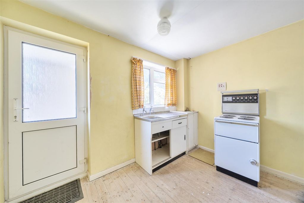 Property photo 2 of 13 Kitchen