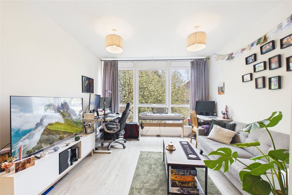 Property photo 1 of 9 Picture No. 10