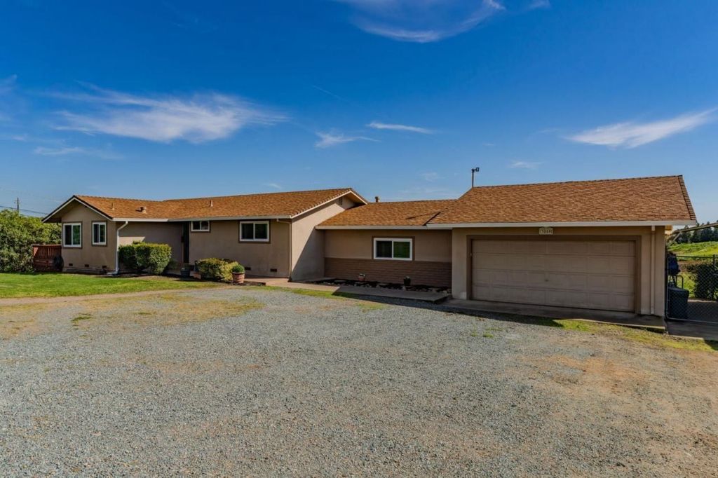 Property photo 1 of 30