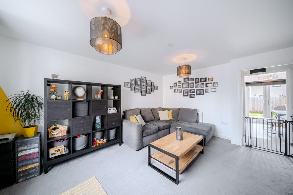 Property photo 3 of 24