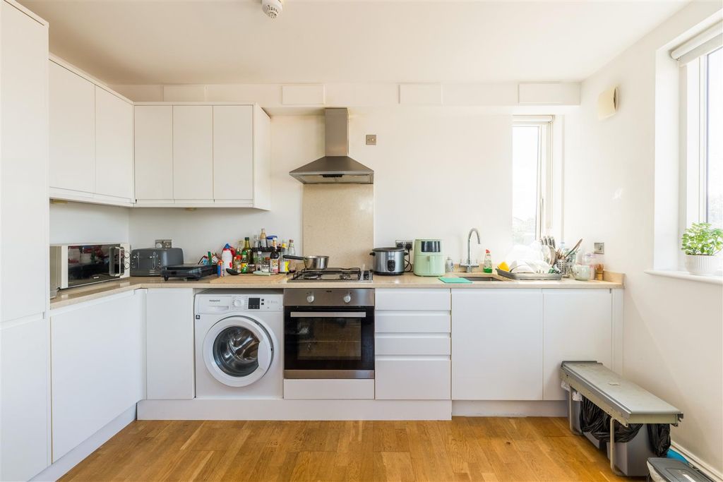 Property photo 2 of 12 F1, 253 Portland Road -2.Jpg