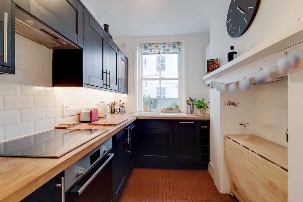 Property photo 2 of 8 3472743