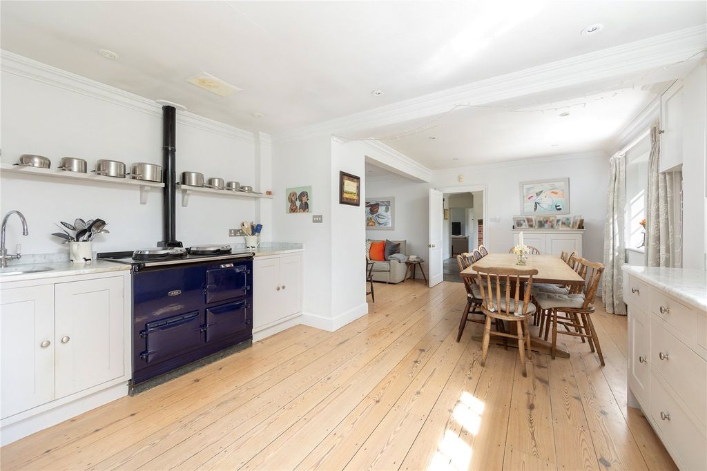 Property photo 3 of 24 Kitchen