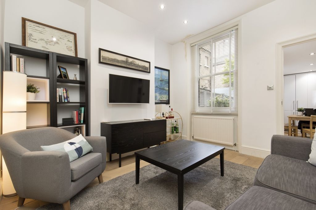 Property photo 3 of 10 Cruden Street 30 ...
