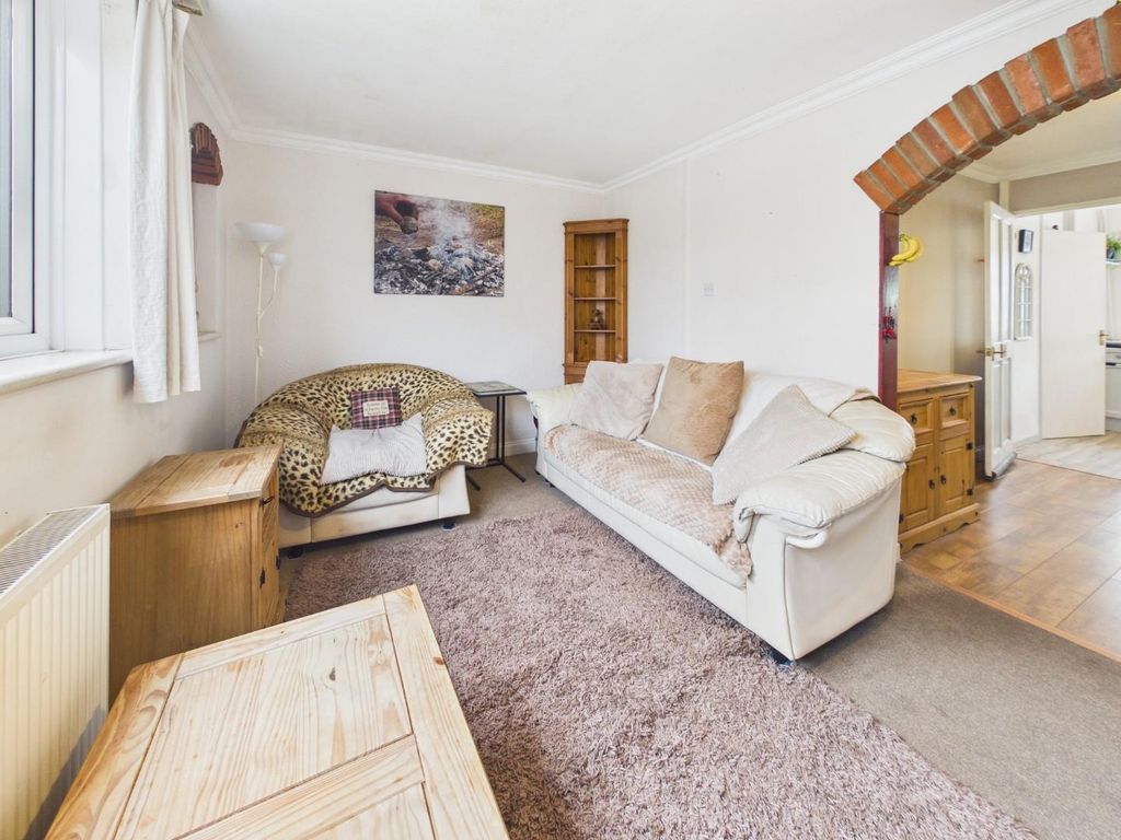 Property photo 3 of 27 Cam01530G0-Pr0394-Still025.Jpg