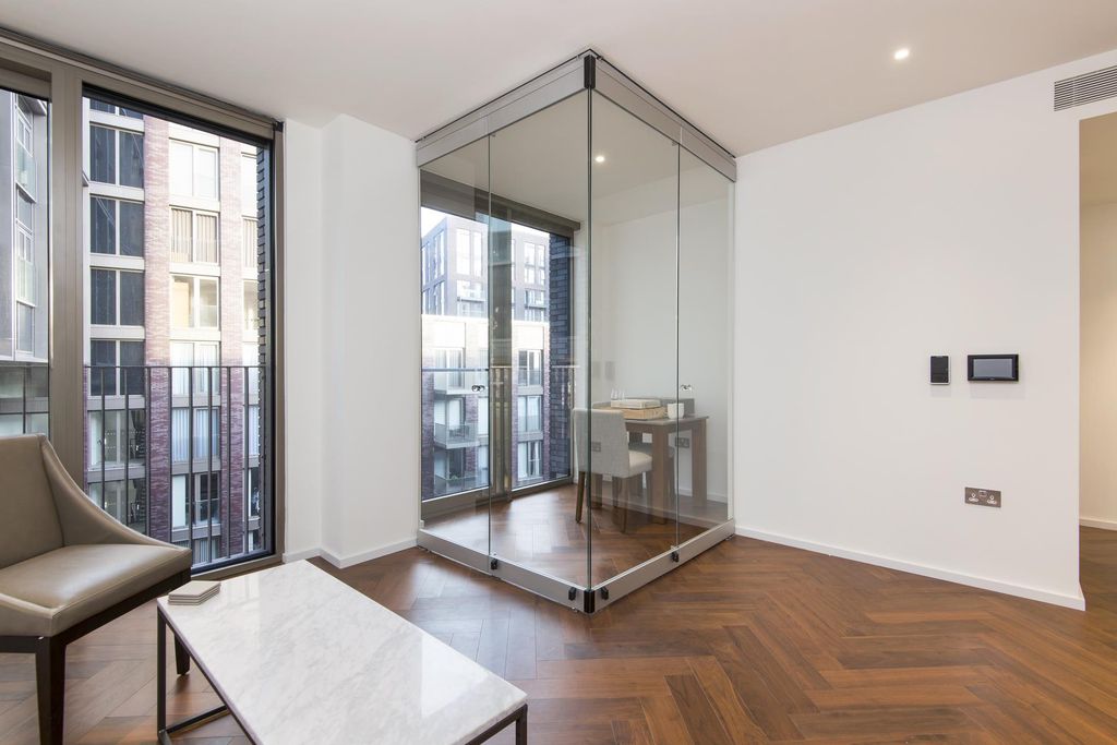 Property photo 3 of 18