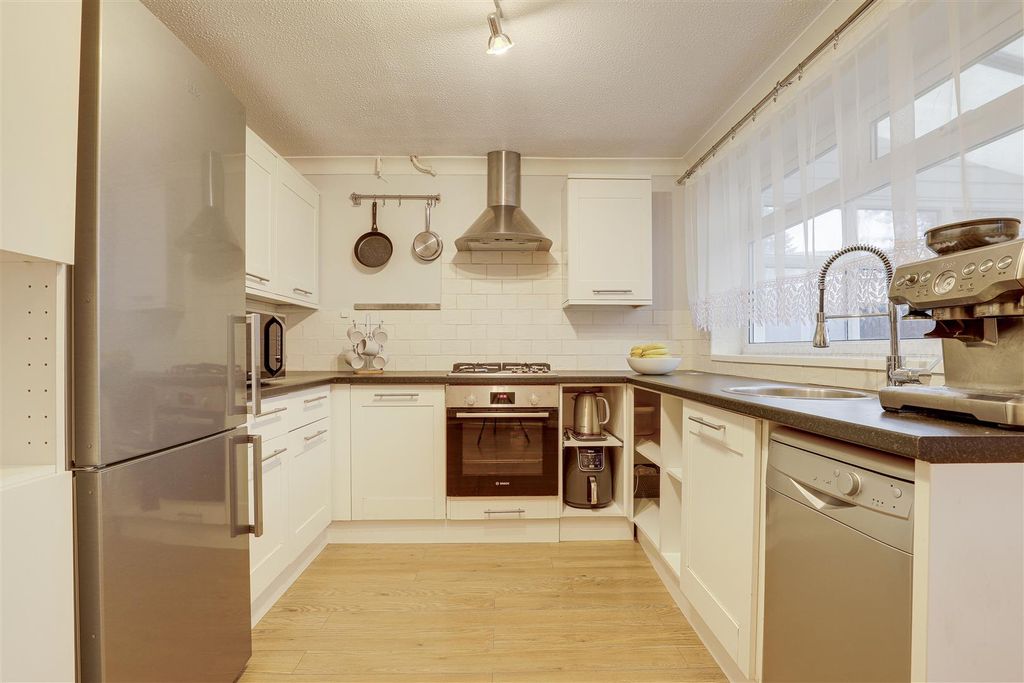 Property photo 3 of 15 06.Jpg