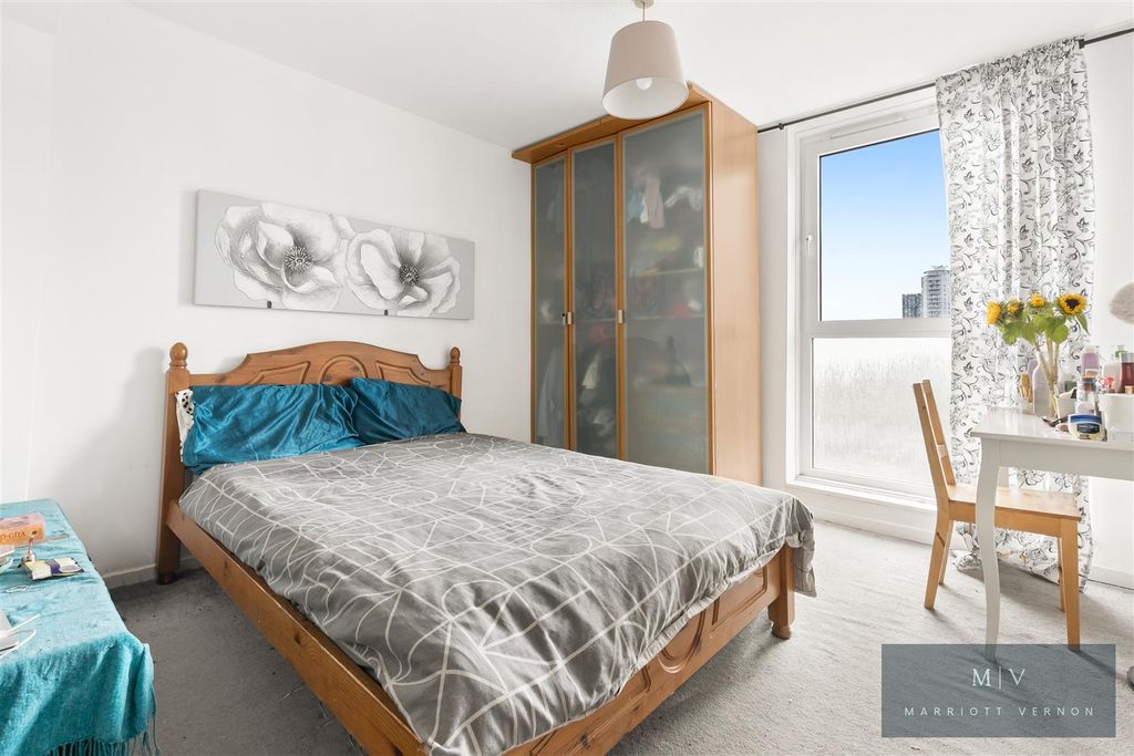 Property photo 3 of 11 Maybourne Grange 21 MV-6.Jpg