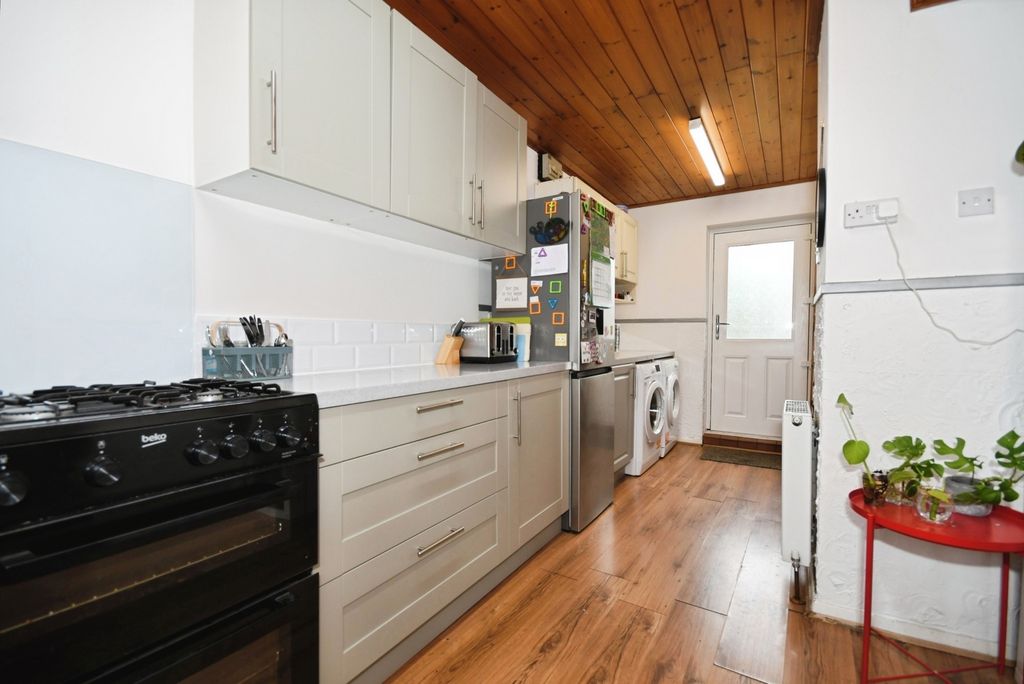 Property photo 3 of 17 Photo