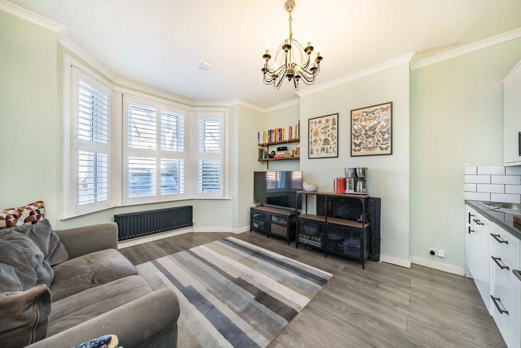 Property photo 2 of 8