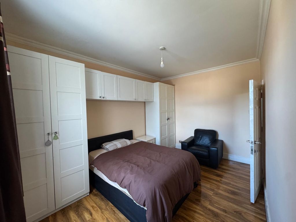 Property photo 1 of 4