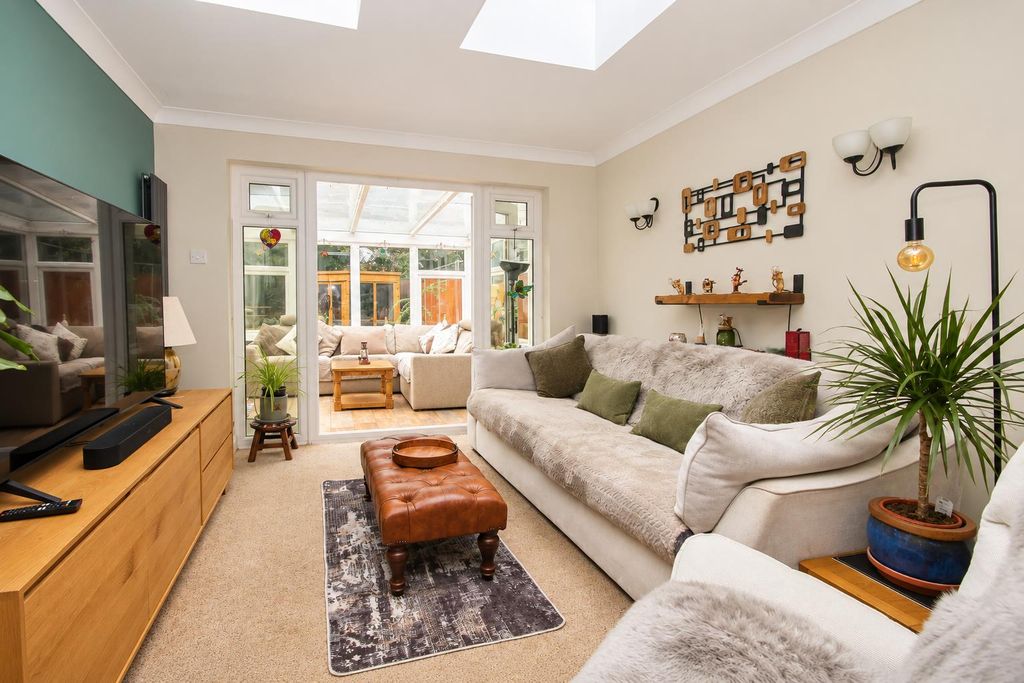 Property photo 3 of 24 7F93B69E-99F9-48Ff-8B55-272494661F2c.Png