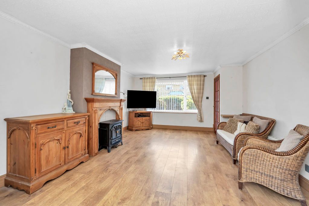 Property photo 3 of 17 Sitting Room