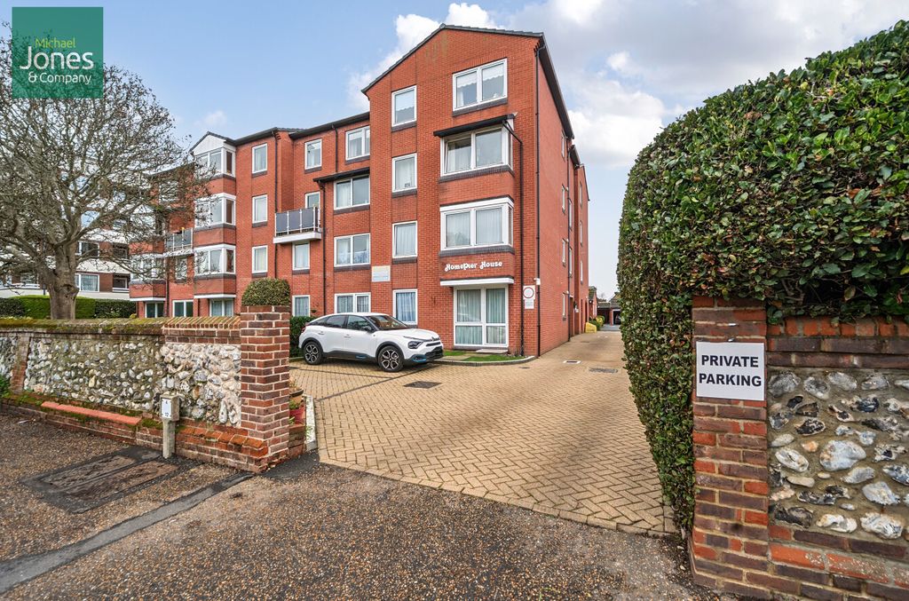 Property photo 1 of 6 External