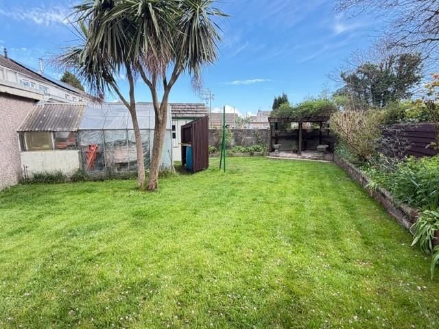 Property photo 2 of 17 Externally