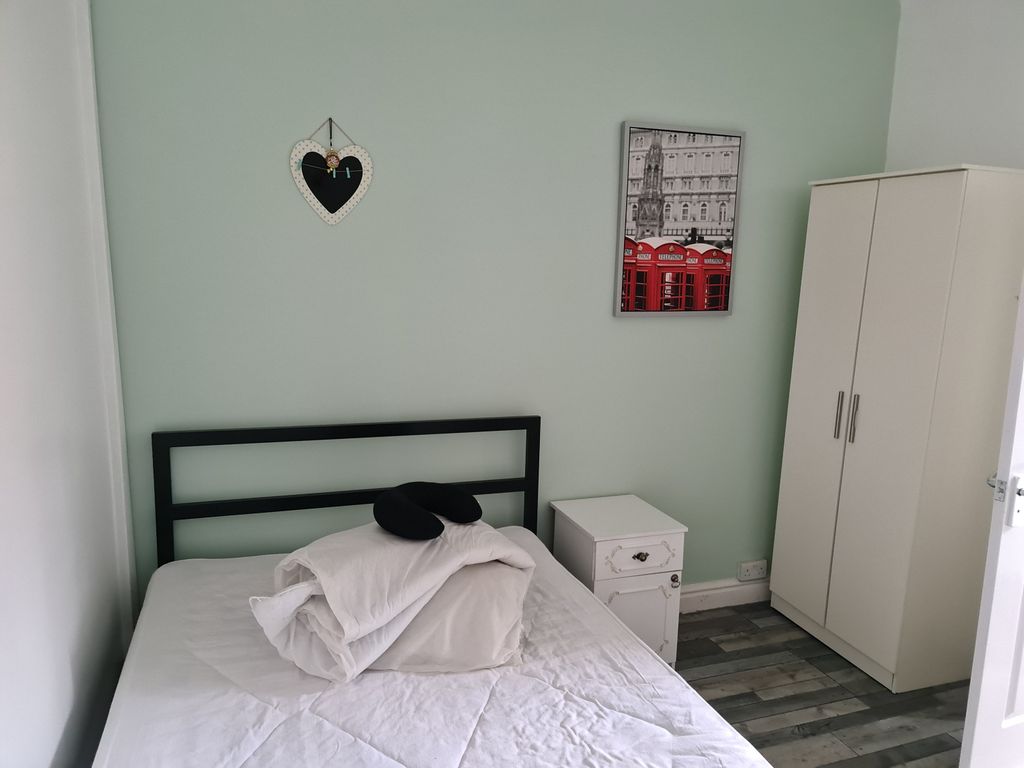 Property photo 1 of 4