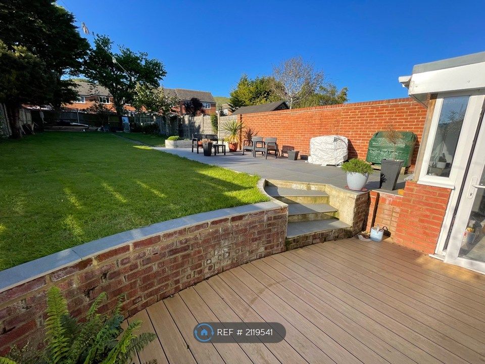 Property photo 3 of 17