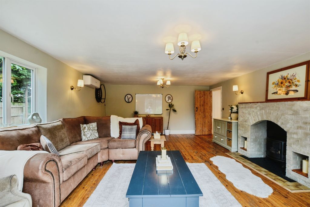 Property photo 2 of 33