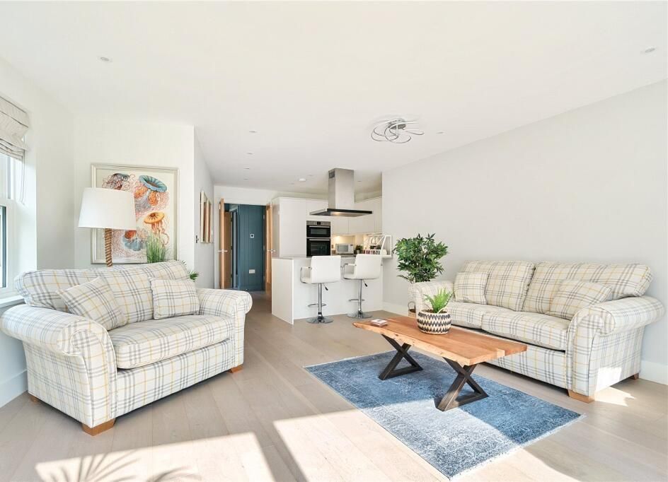 Property photo 2 of 7 Lounge