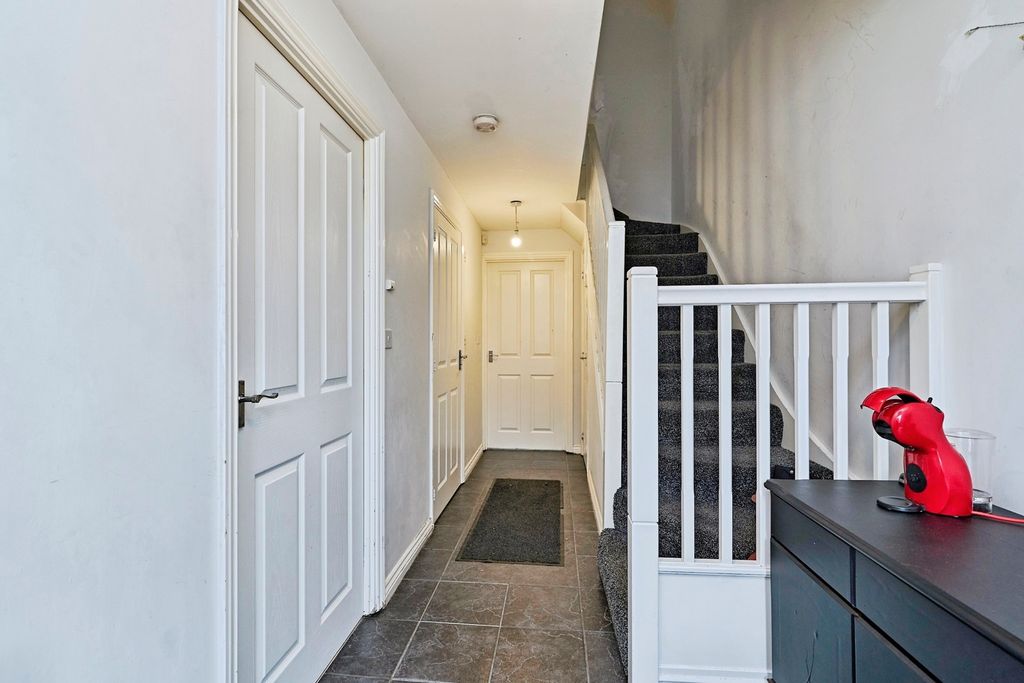Property photo 3 of 19 Pbox-Img.Jpg