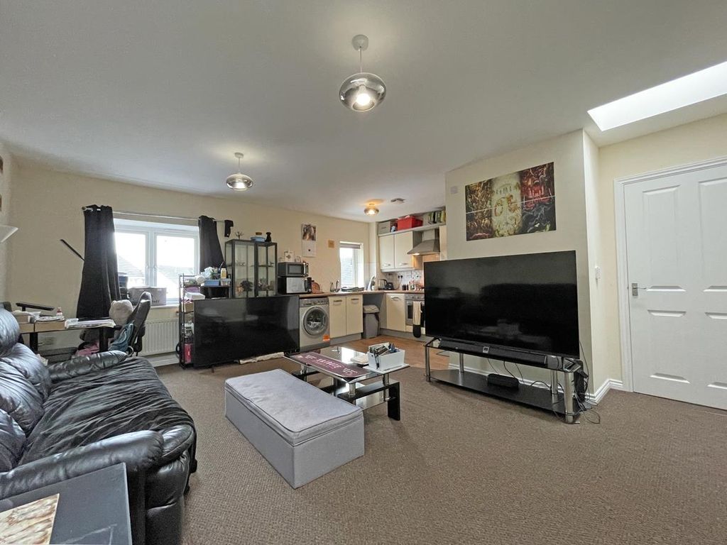 Property photo 2 of 9 Whitehaven Way 9 - Living Room Front...Jpg