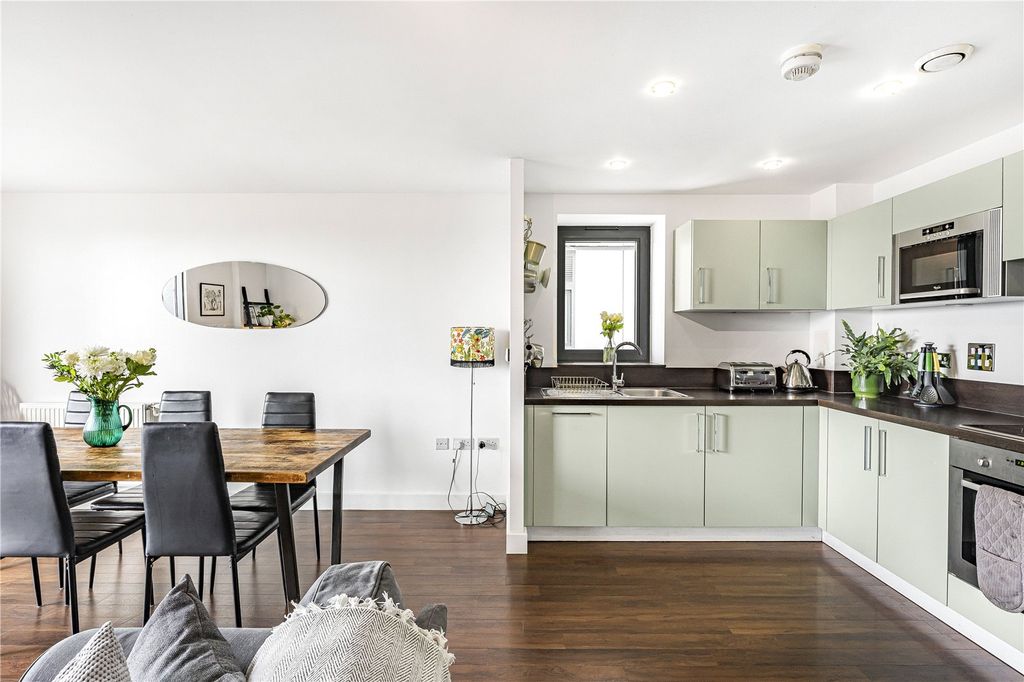 Property photo 3 of 14 Kitchen Area