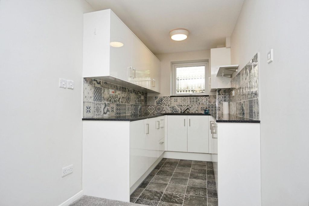 Property photo 2 of 19 Kitchen