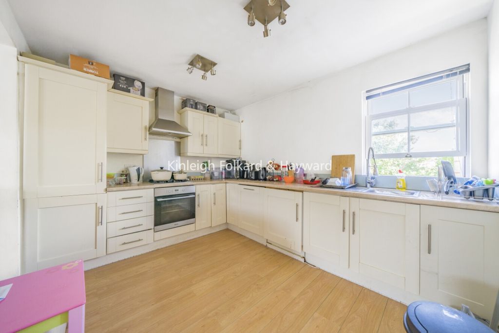 Property photo 2 of 6 5007Ccee-B6Ef-4530-B