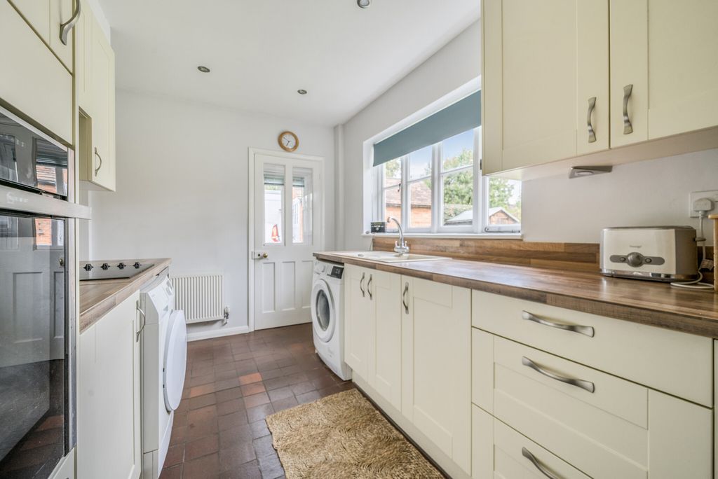 Property photo 3 of 26 1353646-19-68c7E0...