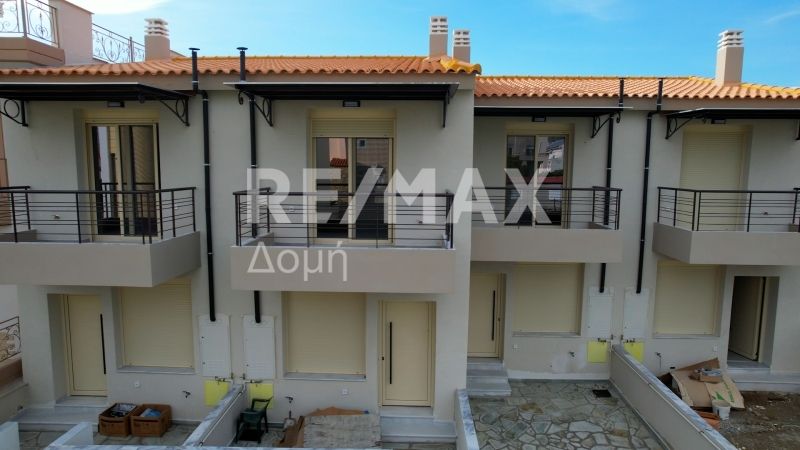 Property photo 2 of 49