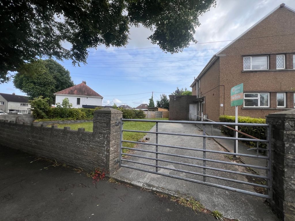 Property photo 3 of 19