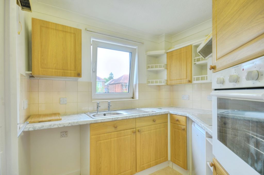 Property photo 2 of 12 Kitchen
