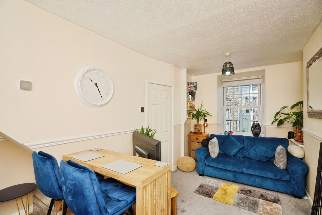 Property photo 3 of 19 Pbox-Img.Jpg