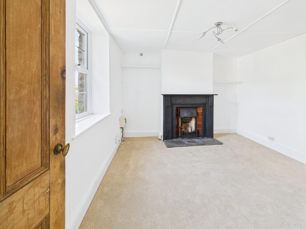 Property photo 3 of 35 Cam01576G0-Pr0285-Still003.Jpg