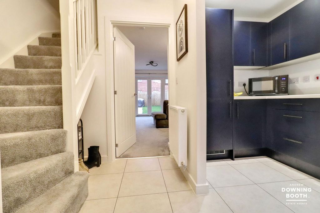 Property photo 2 of 24