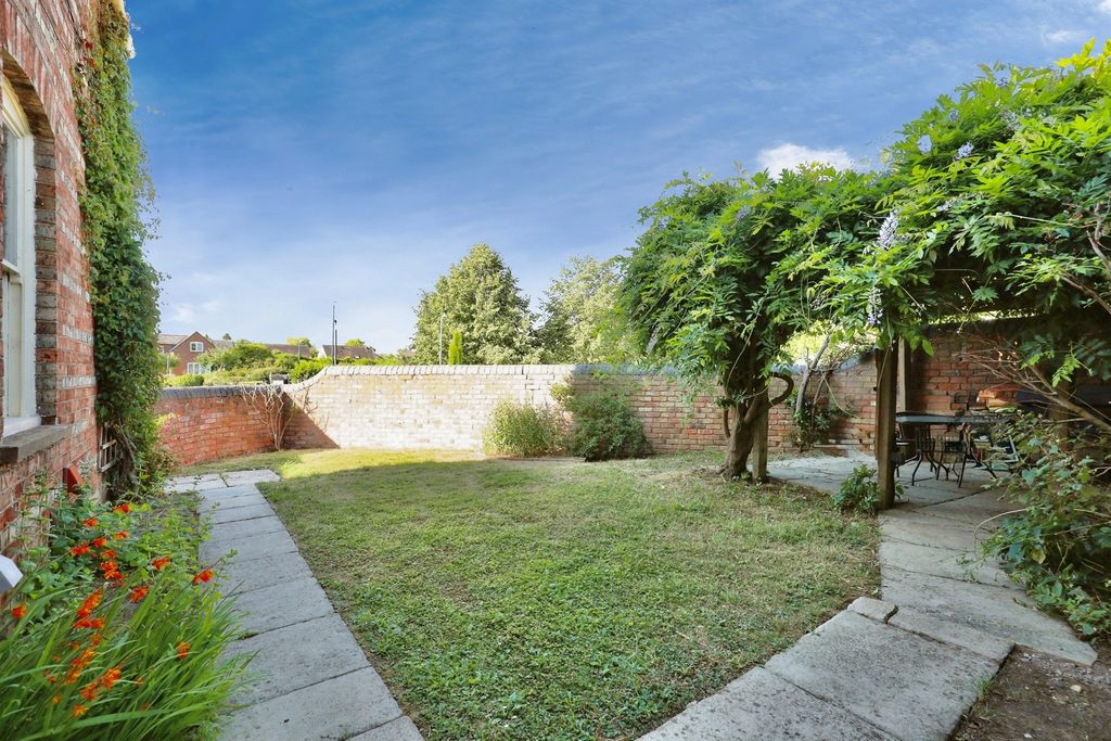 Property photo 3 of 19