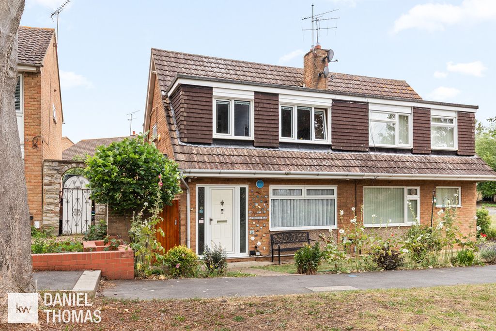 Property photo 1 of 34