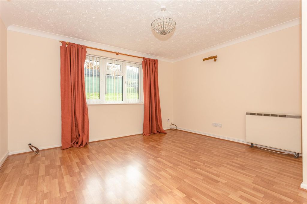 Property photo 3 of 10 Living Room