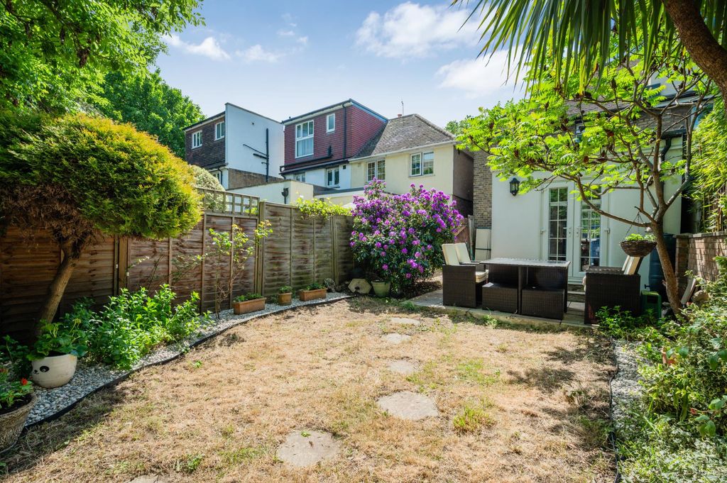 Property photo 3 of 12