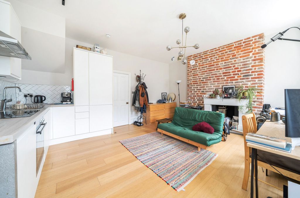 Property photo 2 of 8 1486636-21-6A4Bcd...
