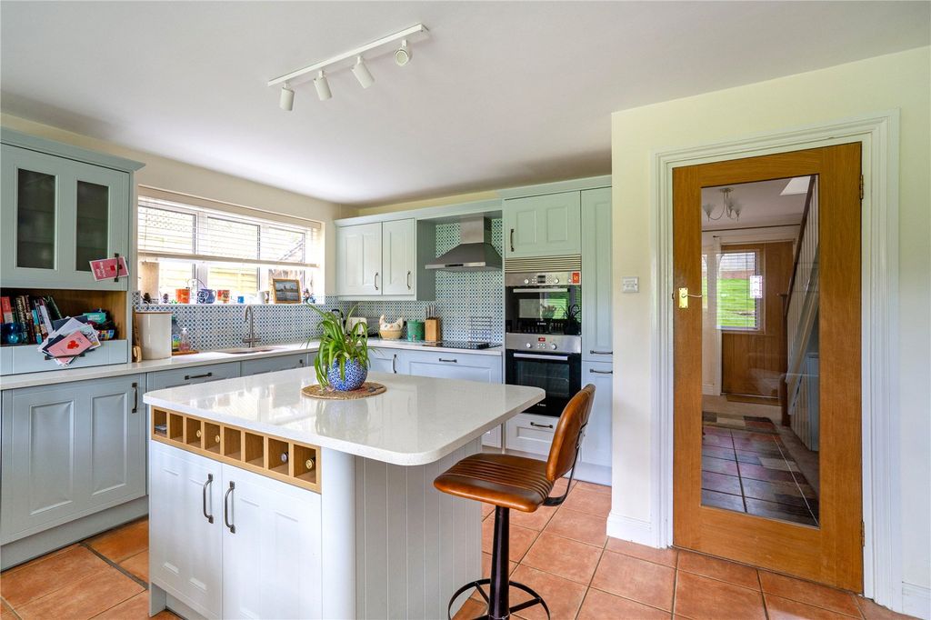 Property photo 3 of 14 Kitchen